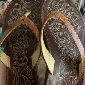 OluKai Paniolo Sandals (Size W 10)